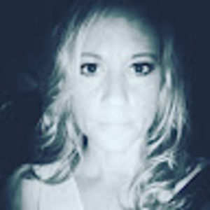 Meet your Posher, Adrienne